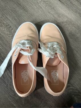 Vans Women's Peach Low-Top Canvas Sneakers with Satin Laces